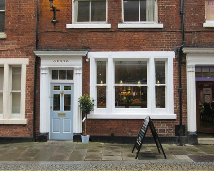 The exterior of VeroGusto.