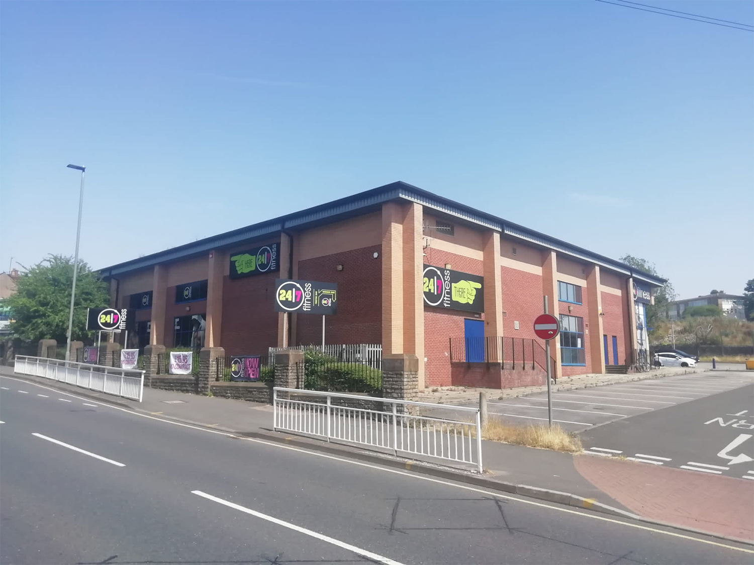 Exterior of 24/7 Fitness Sheffield