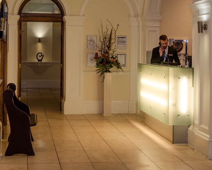 Reception desk in the Leopold Hotel