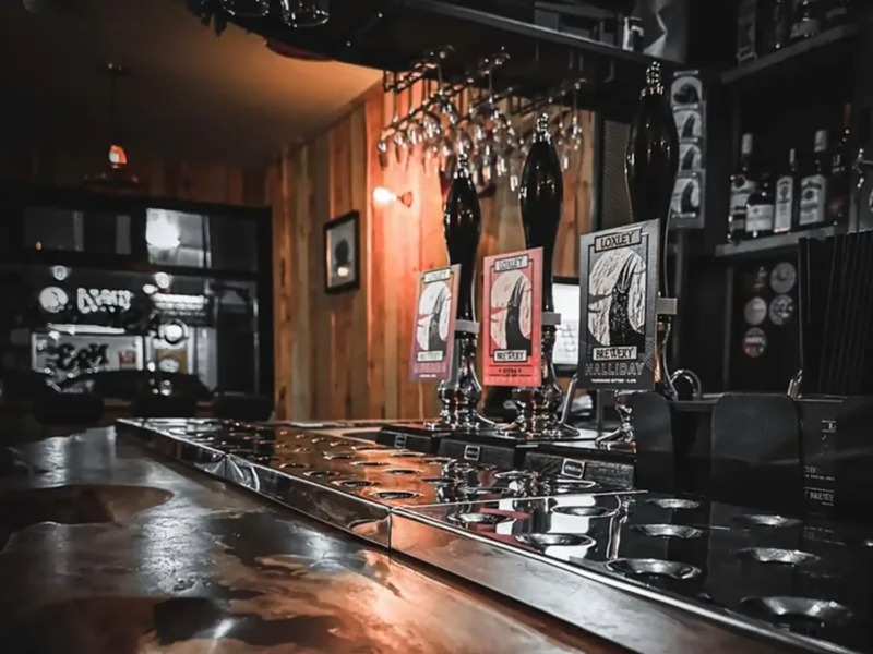 The traditional bar at No. 3.