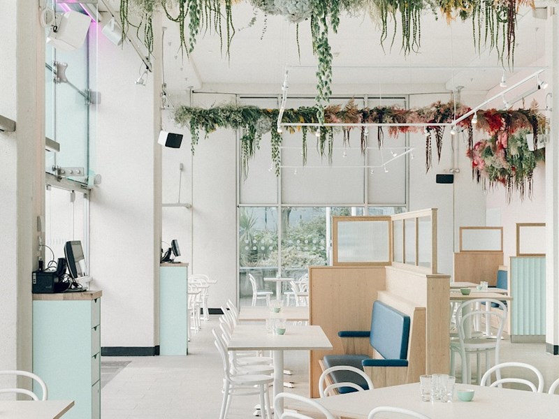 The interior of Ambulo.