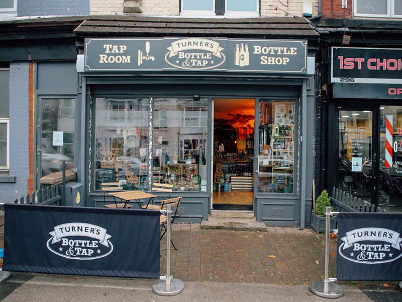 The shop front of Turner's Bottle Shop.