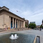 The exterior of the Sheffield City Hall.