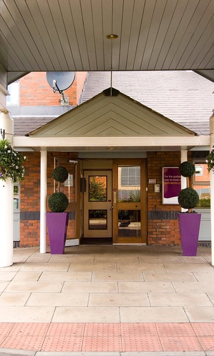 Premier Inn Sheffield Arena – exterior view of the main entrance.