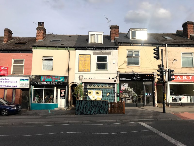 The exterior of Gravel Pit.