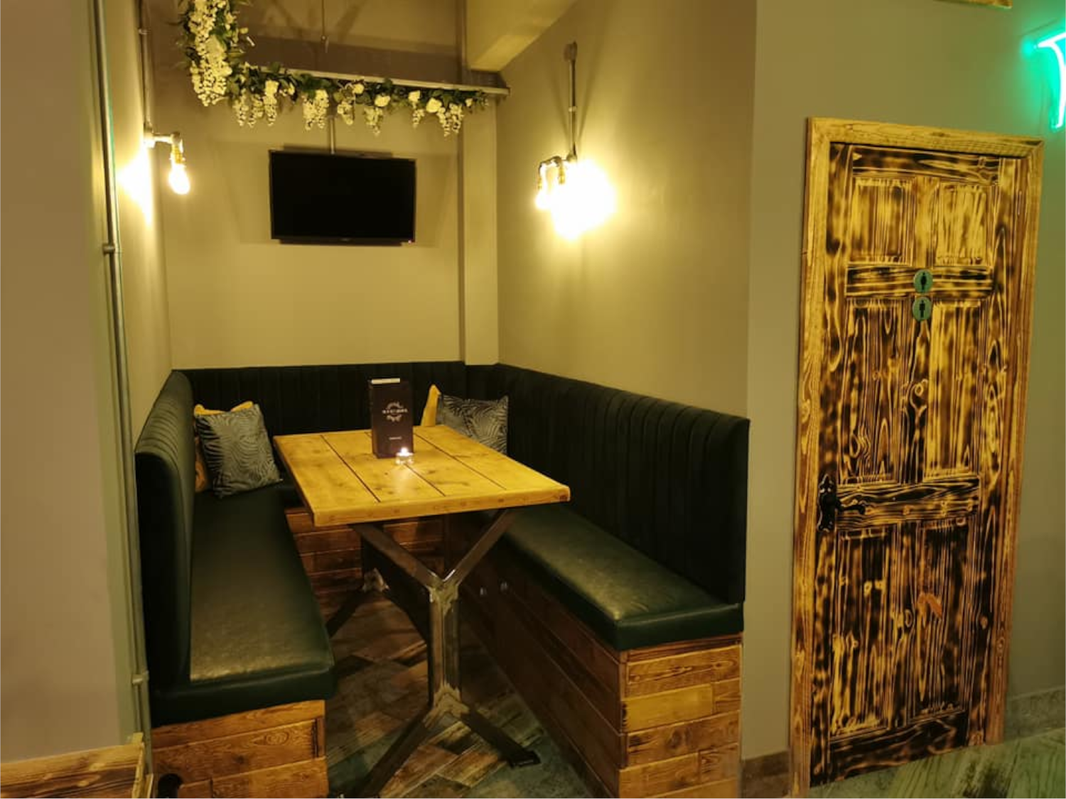 A booth at Boulevardier