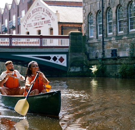 Couple kayaking on the River Don at Kelham Island
